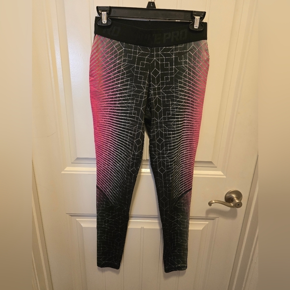 Nike Pro Women's Size small